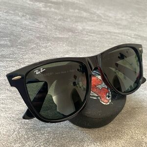 Ray-Ban Glossy Black Wayfarer Sunglasses